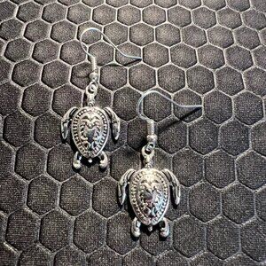 Turtle Earrings Traditional 18K White Gold Plated